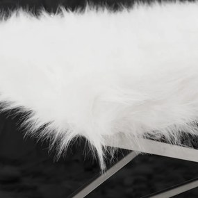 Luxusná čalúnená lavica s kožušinovým poťahom a chrómovou konštrukciou – elegantný škandinávsky štýl