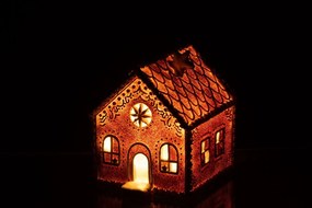 Vianočná perníková chalúpka s Led svetielkami Gingerbread House - 18*15*17cm/ 3*AA