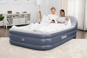 Nafukovací matrac s pumpou 226 x 152 x 84 cm Bestway 67923