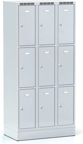 Šatníková skrinka S6 na sokli s úložnými boxami, 9 boxov, 1920 x 900 x 500 mm, otočný zámok, sivé dvere