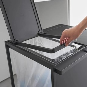 Čierny kovový odpadkový kôš na triedený odpad Tower – YAMAZAKI