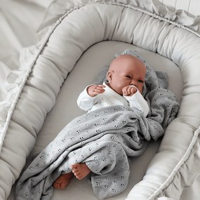 Ľanové hniezdo pre bábätko s volánom svetlo šedá