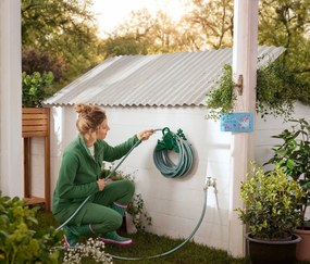 Držiak na záhradnú hadicu