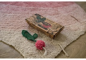 Ružový prateľný ručne tkaný bavlnený detský koberec 100x150 cm Ramona the Radish – Lorena Canals