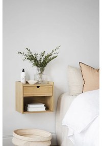 Závesný/s poličkami nočný stolík z dubového dreva v prírodnej farbe Hillmond – Rowico