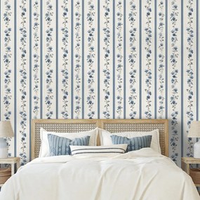 Fototapeta modré kvety na pruhoch