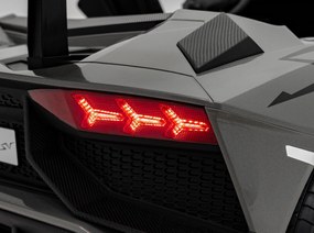 Ramiz Lamborghini Aventador SV batéria pre 2 deti Sivá + Bezkartáčový motor + Nafukovacie kolesá + LED audio