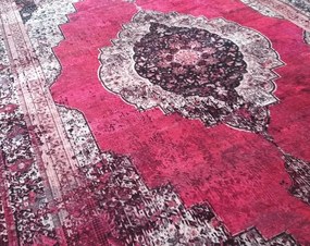Ružový orientálny koberec vo vintage štýle
