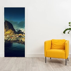 Fototapeta na dvere - Rybárska dedina v Nórsku (95x205cm)