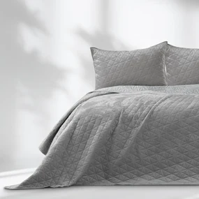 Svetlosivý zamatový prešívaný pléd 220x240 cm Laila – Restilo