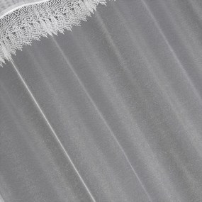 Biela záclona na krúžkoch SARI s ozdobnou čipkou 350x250 cm