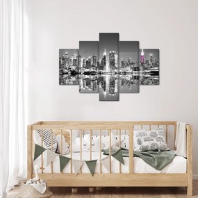 Obrázok - New York a fialový mrakodrap (150x105 cm)
