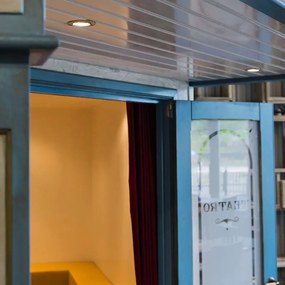 Zástenné bodové svetlo sklápateľné oceľ - Edu