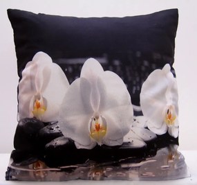 Biela obliečka na vankúše s bielymi orchideami
