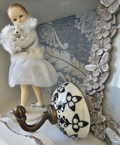 Bronzový antik nástenný háčik s porcelánovou knopkou - Ø 6*7 cm