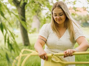 Sada 4 ks plastových stoličiek KATO čiernych