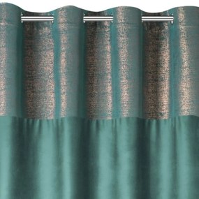 Smaragdové závesy s aplikáciou v hornej časti