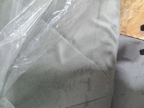 AKCIA Sivá zamatová jedálenská stolička LIBRA s čiernymi nohami II. akosť