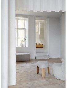 Sivý taburet z textílie bouclé KUON – Blomus