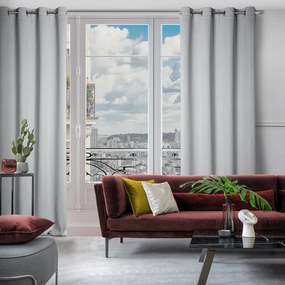 ZATEMŇOVACÍ ZÁVES NA KRÚŽKOCH AMARO 135X250 CM STRIEBORNÁ