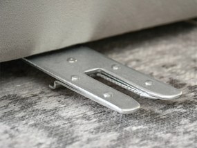 Pohovka trojsedačka Gramos (sivá + čierna). Akcia -20%. Vlastná spoľahlivá doprava až k Vám domov. 1136835