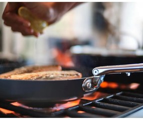 Panvice v súprave 2 ks s keramickým povrchom Space – Joseph Joseph