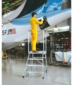 Zarges Hliníkový pojazdný rebrík s plošinou, 4 priečky, výška plošiny 0,96 m