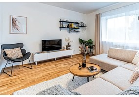 Krémovobiely ručne tkaný bavlnený koberec 160x230 cm Reimagine – Universal