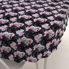 Biante Zamatový oválny obrus Tamara TMR-011 Kvetiny na čiernom 120x180 cm