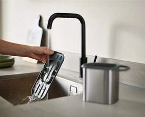 Kovový stojan na umývacie prostriedky v lesklej striebornej farbe Duo Steel – Joseph Joseph