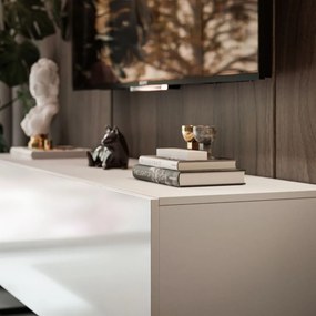 TV STOLÍK ELEGANTE 150 cm BIELY VYSOKÝ LESK + BIELY OCEĽOVÝ PODSTAVEC