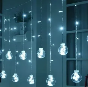 Svetelný záves gule 108 LED - studená biela