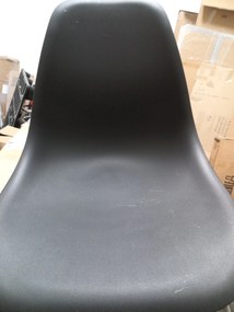 AKCIA Čierna barová stolička CARBRY LAMAL s čiernymi nohami II. akosť