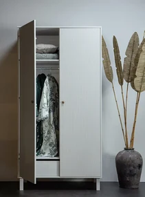 Woood Madu dizajnová drevená skriňa