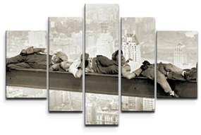 Sablio Obraz - 5-dílný Ležiaci murári na traverze - 125x90 cm