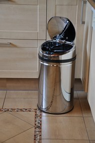 Bezdoteku Bezdotykový odpadkový kôš EXCLUSIVE nerezový guľatý senzorový 30L