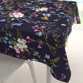 Biante Bavlnený štvorcový obrus Sandra SA-557 Modro-ružové kvety na tmavo modrom 110x110 cm