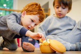 Silikónová škatuľka na desiatu s viečkom Medveď - 350 ml