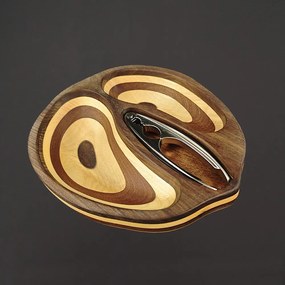 AMADEA Drevená miska v tvare orecha s luskáčikom, masívne drevo, 2 druhy drevín, 28x23x4,5 cm