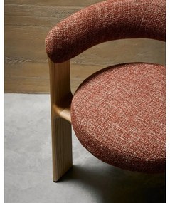 Jedálenské kreslo s podrúčkami z jaseňového dreva v prírodnej farbe/terakotové Granite – Kave Home