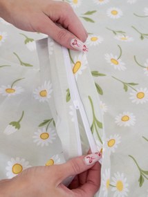 Bavlnená obliečka na vankúš Renforcé 40 × 60 cm - Sedmokrásky sivozelené