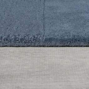 Tmavomodrý ručne tkaný vlnený koberec 120x170 cm Checkerboard – Flair Rugs