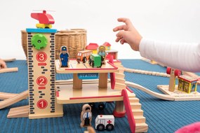 Maxim - Stanica s garážou a výťahom