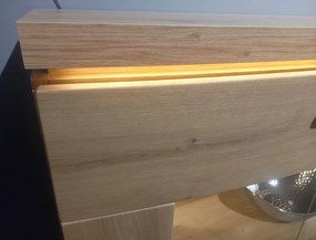 Široká vitrína Bolus, dub artisan, s osvetlením