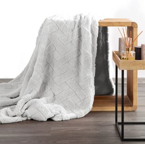 DEKA Z MIKROFLANELU CARO 70X160 CM STRIEBORNÁ