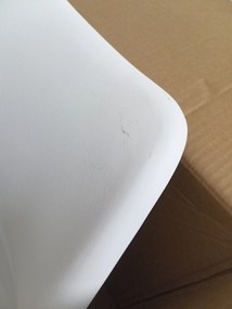 AKCIA Bieločierna stolička BALI MARK s čiernymi nohami II. akosť