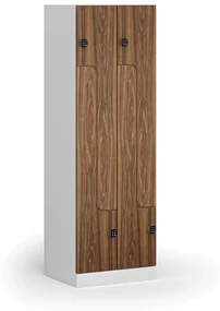 Kovová šatníková skrinka Z, 4 oddiely, 1850 x 600 x 500 mm, kódový zámok, laminované dvere, orech
