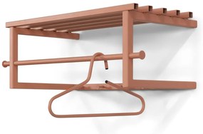 Kovový nástenný vešiak v lososovej farbe s poličkou 76 cm Marco – Spinder Design
