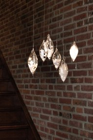 LED sklenená ozdoba s pierkami, veľká (19 cm)