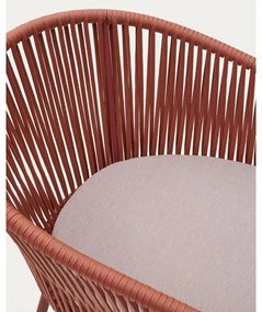 Terakotová kovová/polstrovaná záhradná stolička Yanet – Kave Home